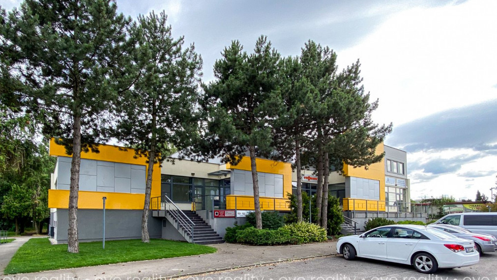 Na prenájom moderné kancelárske a skladové priestory v Komárne, časť Nová Stráž