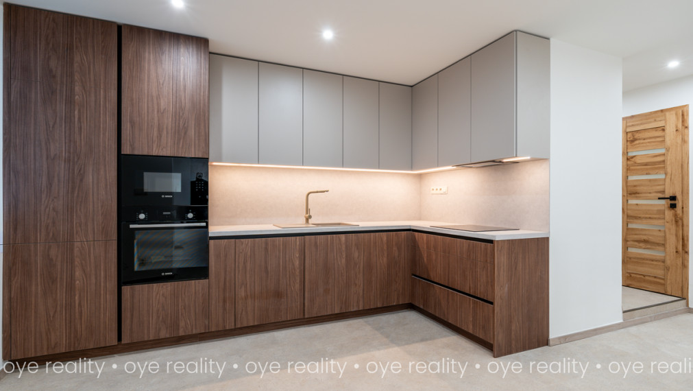  Na predaj priestranný 3-izbový byt v Komárne po kompletnej rekoštrukcii!