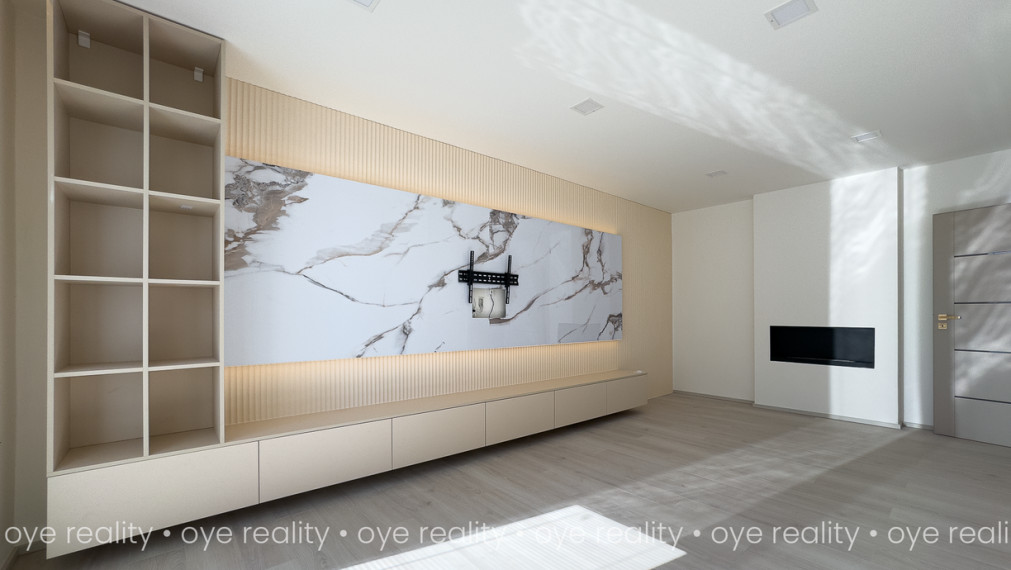 Na predaj priestranný 3-izbový byt po kompletnej rekonštrukcii v Komárne! - 75 m2