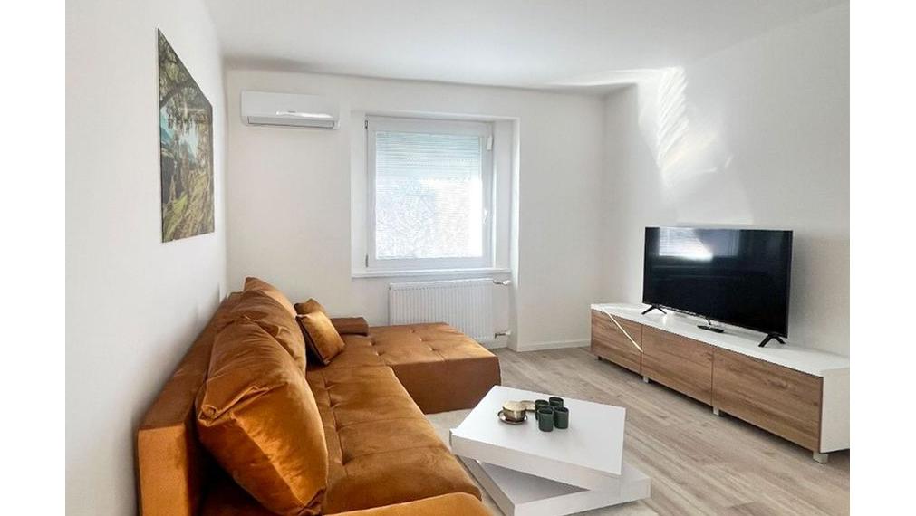 Na predaj: kompletne zrekonštruovaný a moderne zariadený 2-izbový byt – I. sídlisko, Komárno