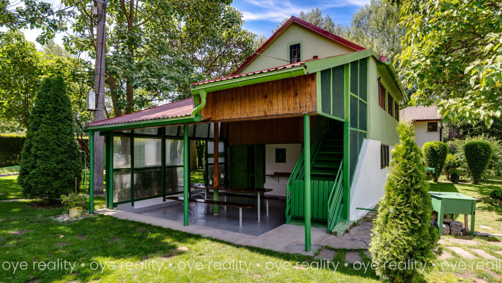 Akcia! Na predaj chata pri Váhu - Váš súkromný kúsok raja