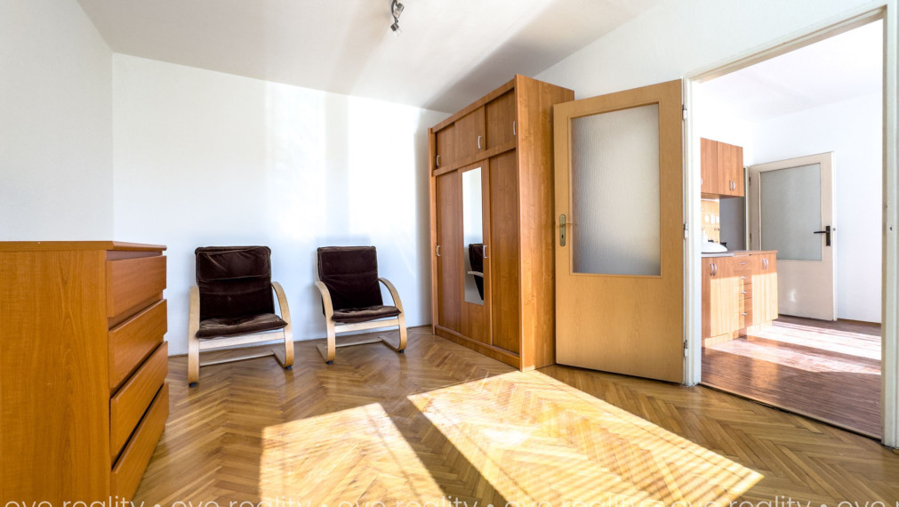 Na predaj 1-izbový byt v TOP lokalite Komárna - 32 m2