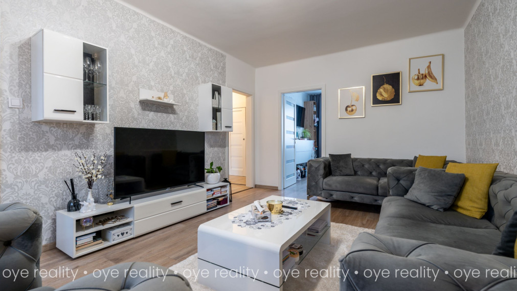 Na predaj moderný 3-izbový byt s klimatizáciou blízko centra – Komárno, Rákócziho ul.