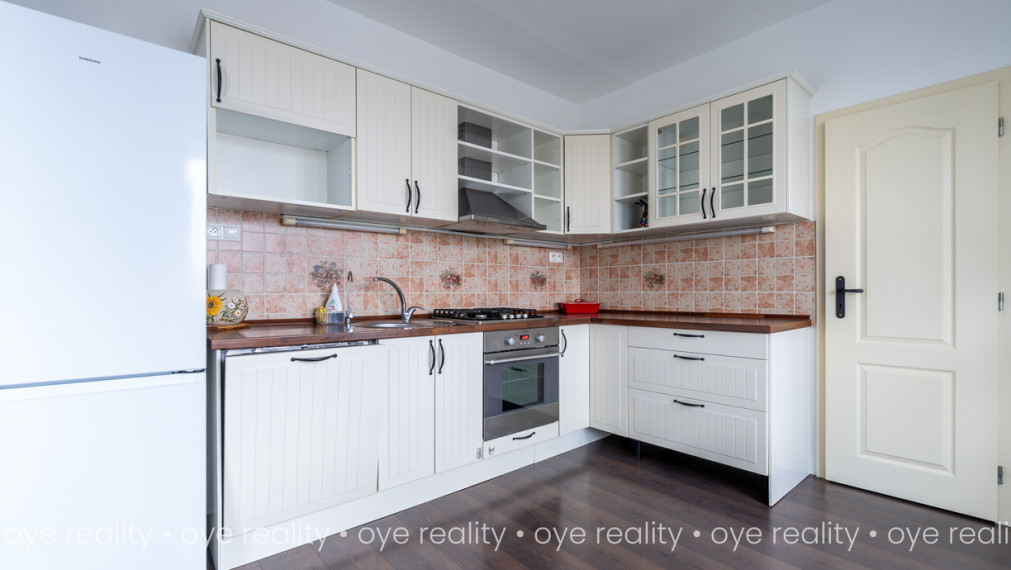 Na prenájom príjemný  2-izbový, klimatizovaný byt s loggiou na VII. sídlisku v Komárne