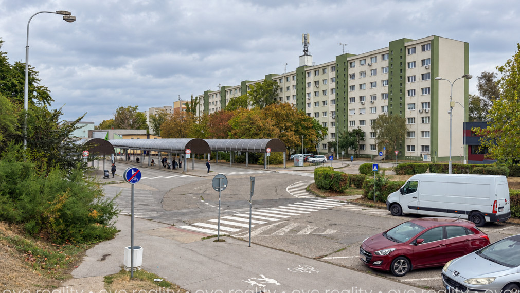  EXKLUZÍVNE: NA PREDAJ 1-IZBOVÝ BYT S LOGGIOU V KOMÁRNE