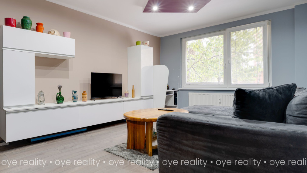 OYE Reality | Na predaj zrekonštruovaný 3-izbový byt s vybavením – ulica Komenského, Komárno