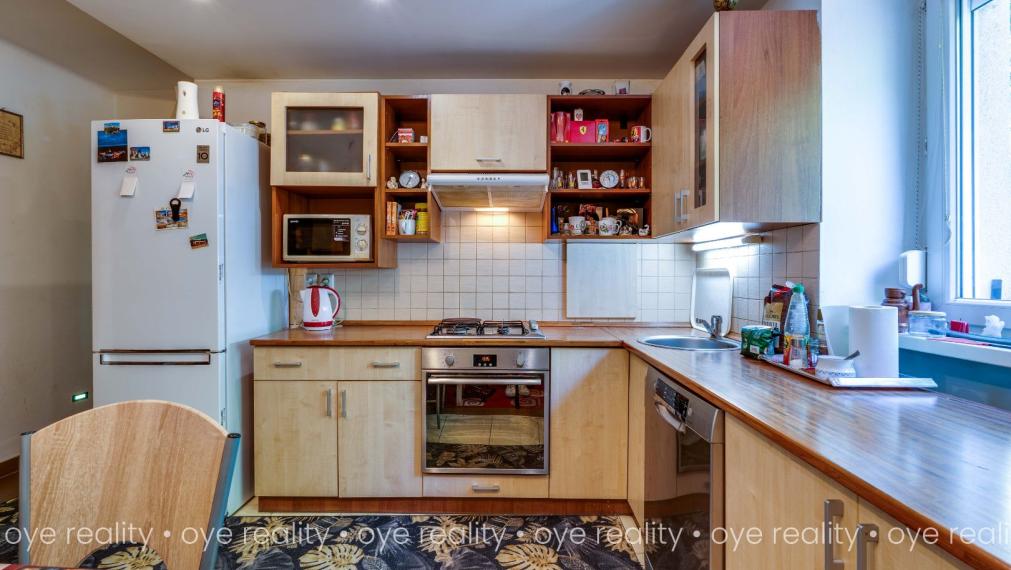 Rezervovaný!  Na predaj: Moderný a klimatizovaný 2-izbový byt v Komárne, Budovateľská ulica