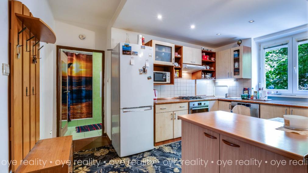 Rezervovaný!  Na predaj: Moderný a klimatizovaný 2-izbový byt v Komárne, Budovateľská ulica