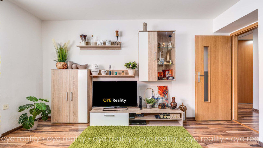 Rezervovaný! Na predaj pekný 2 izbový, kompletne zariadený byt v Komárne - 56 m2