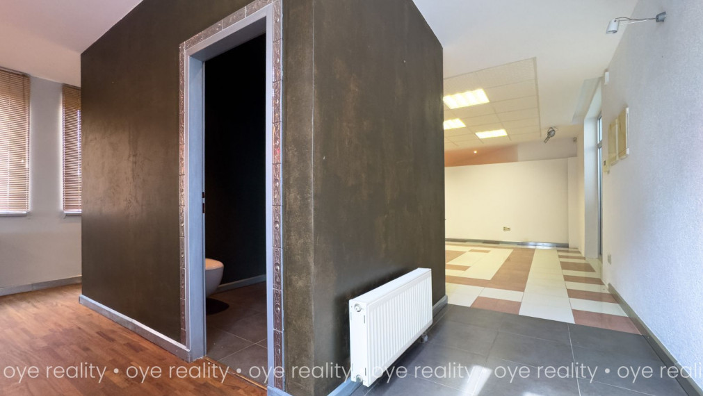 Na prenájom svetlé kancelárske priestory v príjemnom, uzavretom areáli pri Komárne