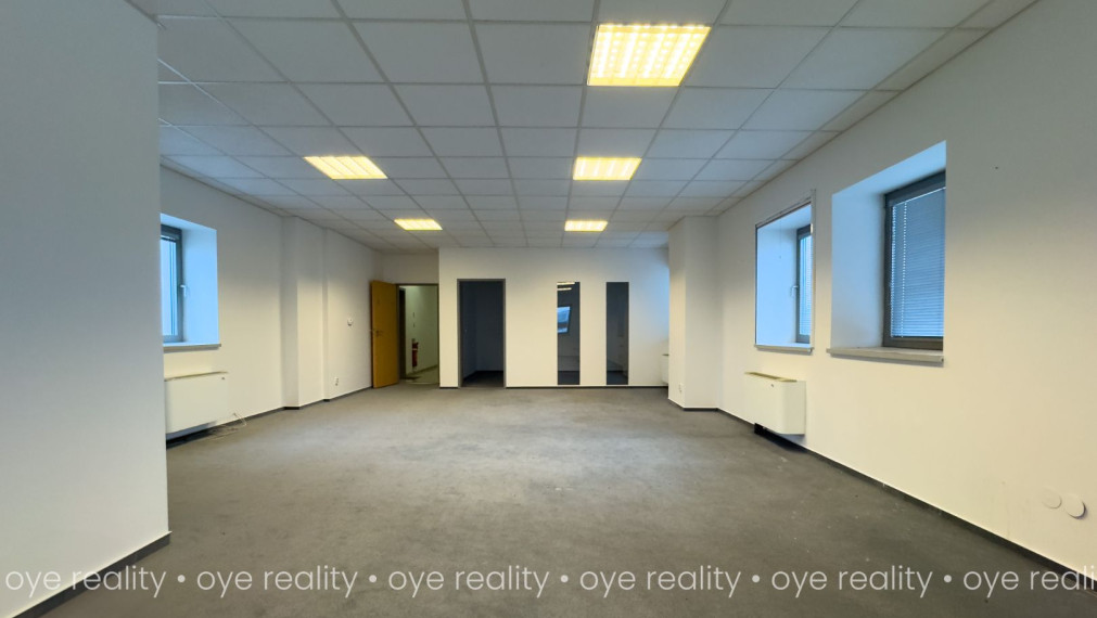 Na prenájom moderné kancelárske priestory v centre Komárna - 13, 22, 24, 25, 50, 70 m2