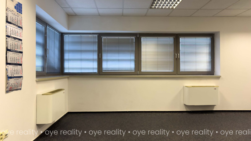 Na prenájom moderné kancelárske priestory v centre Komárna - 13, 22, 24, 25, 50, 70 m2