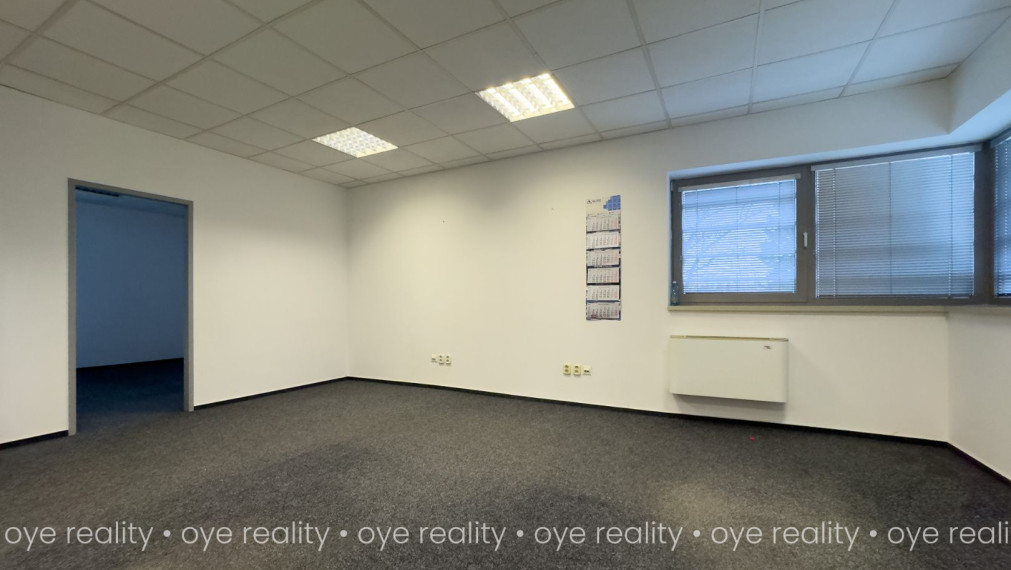 Na prenájom moderné kancelárske priestory v centre Komárna - 13, 22, 24, 25, 50, 70 m2