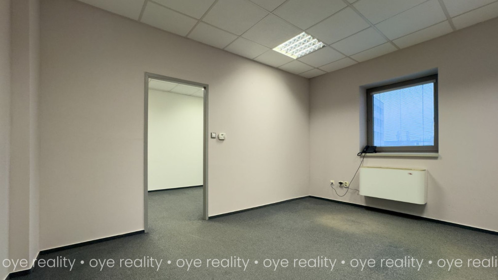 Na prenájom moderné kancelárske priestory v centre Komárna - 13, 22, 24, 25, 50, 70 m2