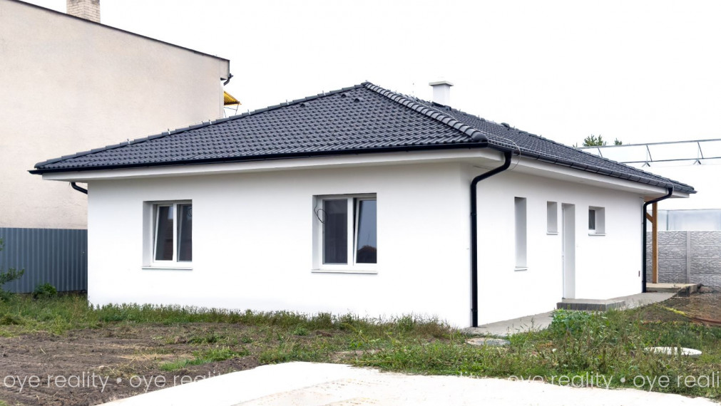 Akcia!!! Na predaj moderný a úsporný 4-izbový rodinný dom v Nesvadoch