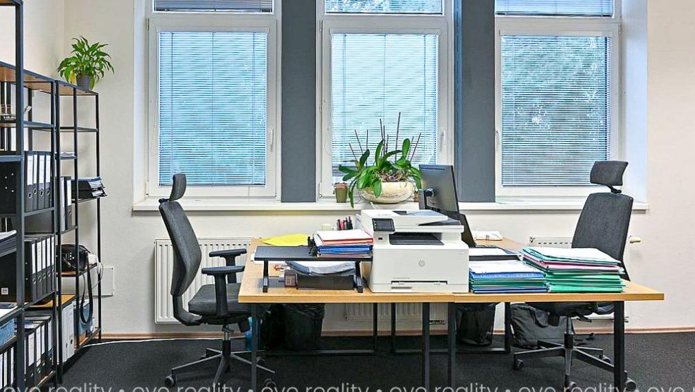 Na prenájom moderné kancelárske a skladové priestory v Komárne, časť Nová Stráž