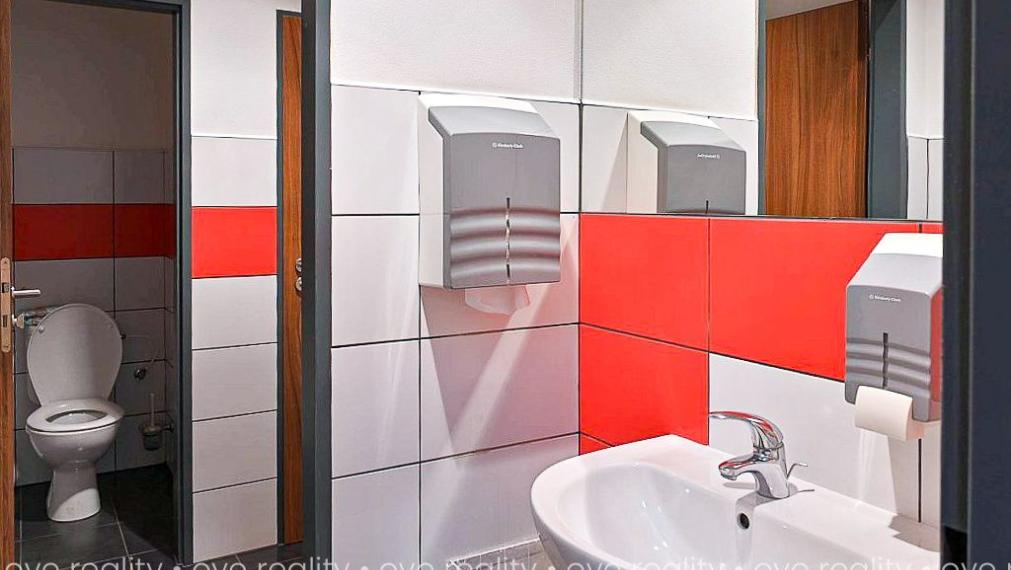 Na prenájom moderné kancelárske a skladové priestory v Komárne, časť Nová Stráž