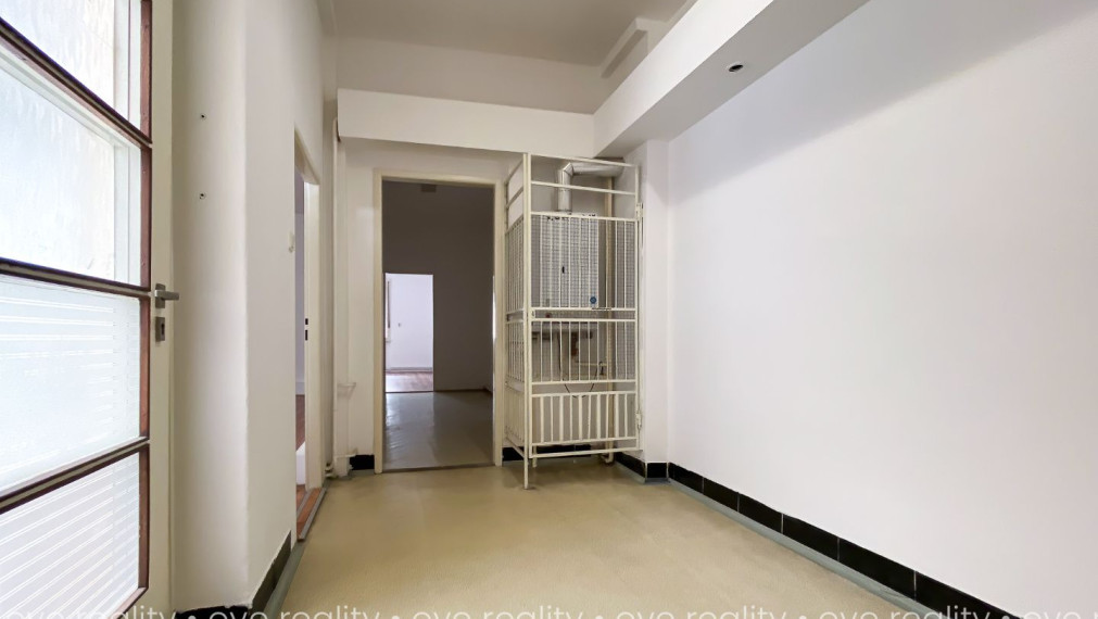 Na prenájom kancelárske priestory v absolútnom centre Komárna - Výhodne!