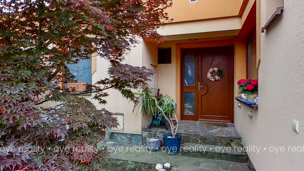 Nová cena! Na predaj priestranný 6-izbový rodinný dom s garážou v Hurbanove