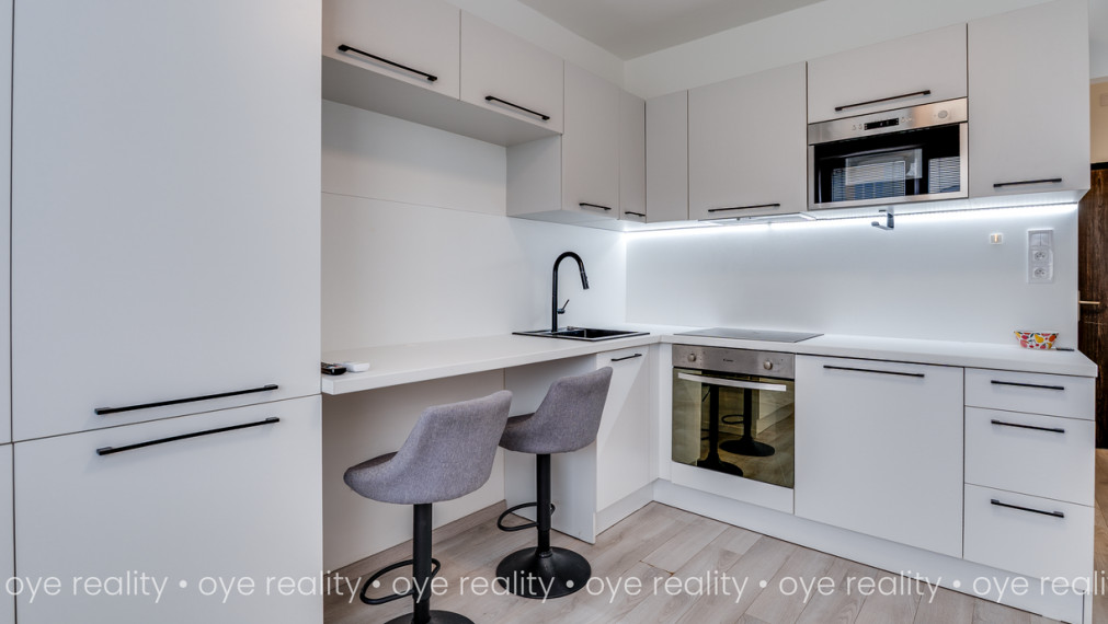 Na prenájom moderná garsónka po kompletnej a kvalitnej rekonštrukcii v Komárne