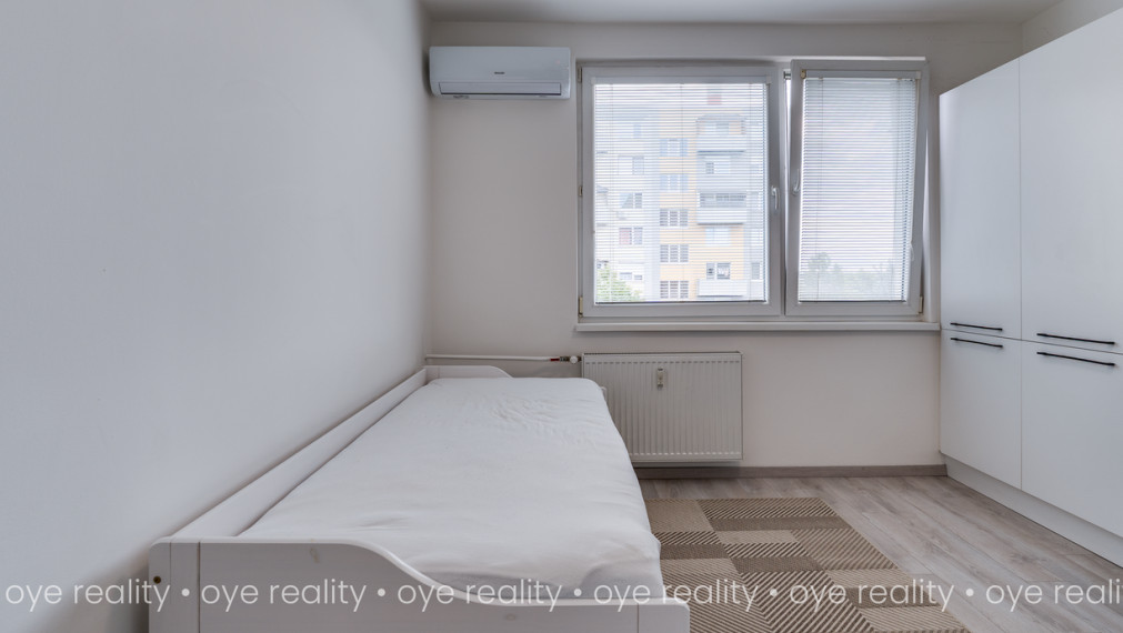 Na prenájom moderná garsónka po kompletnej a kvalitnej rekonštrukcii v Komárne