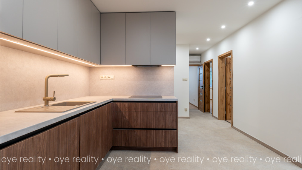  Na predaj priestranný 3-izbový byt v Komárne po kompletnej rekoštrukcii!