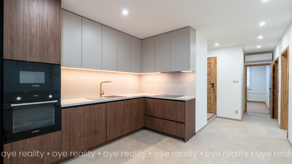  Na predaj priestranný 3-izbový byt v Komárne po kompletnej rekoštrukcii!