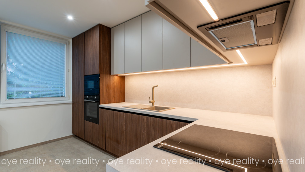  Na predaj priestranný 3-izbový byt v Komárne po kompletnej rekoštrukcii!