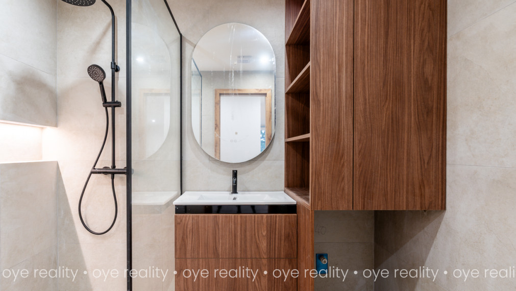  Na predaj priestranný 3-izbový byt v Komárne po kompletnej rekoštrukcii!