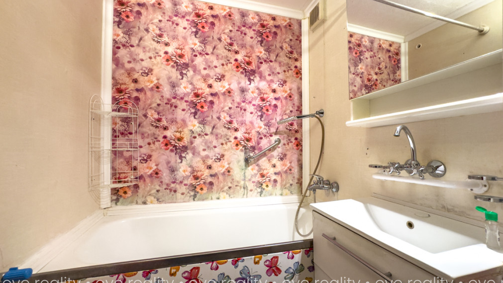 Na prenájom kompletne zariadený 2-izbový byt na VII. sídlisku v Komárne