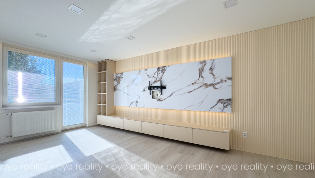 Na predaj priestranný 3-izbový byt po kompletnej rekonštrukcii v Komárne! - 75 m2