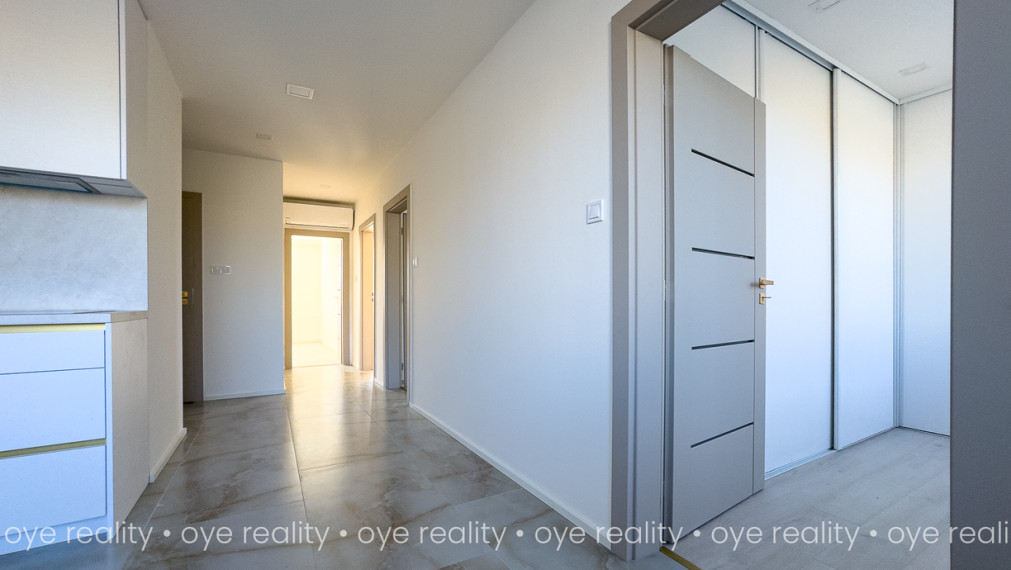 Na predaj priestranný 3-izbový byt po kompletnej rekonštrukcii v Komárne! - 75 m2