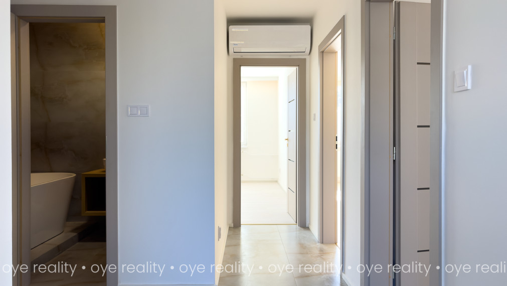 Na predaj priestranný 3-izbový byt po kompletnej rekonštrukcii v Komárne! - 75 m2