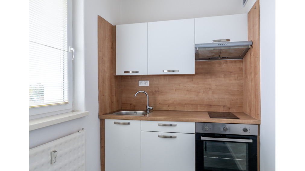 Na prenájom moderný a slenčný 1-izbový byt blízko Váhu a centra Komárna