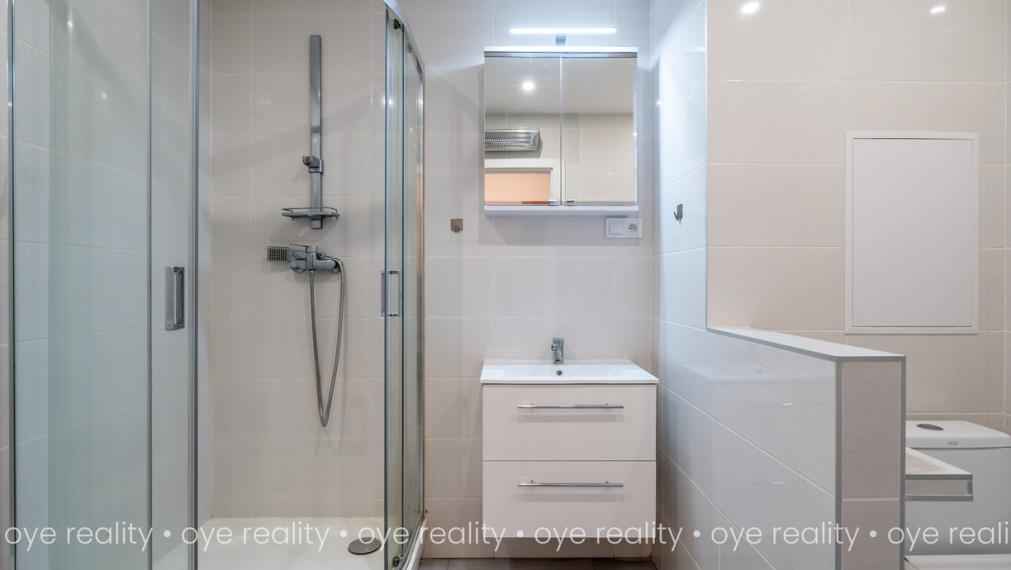 Na prenájom moderný a slenčný 1-izbový byt blízko Váhu a centra Komárna