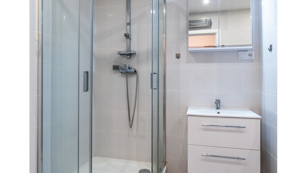 Na prenájom moderný a slenčný 1-izbový byt blízko Váhu a centra Komárna