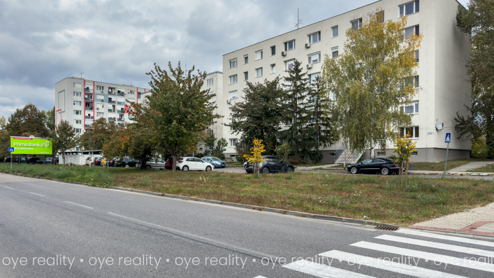 Na prenájom moderný a slenčný 1-izbový byt blízko Váhu a centra Komárna