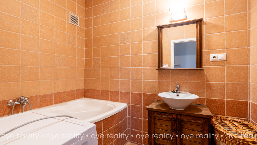 Na prenájom príjemný  2-izbový, klimatizovaný byt s loggiou na VII. sídlisku v Komárne