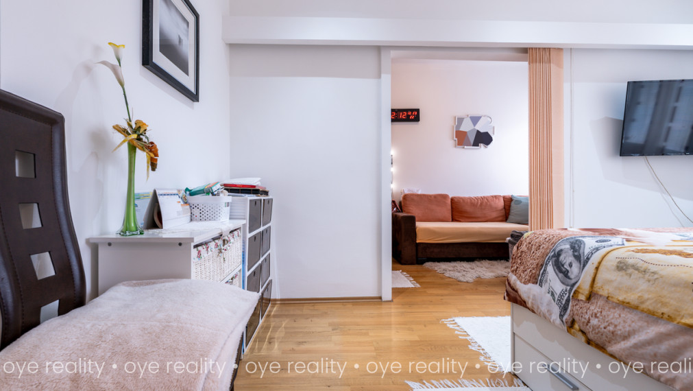   OYE Reality ponúka na predaj vkusne zariadený, moderný 2,5-izbový byt v obľúbenej lokalite Komárna!