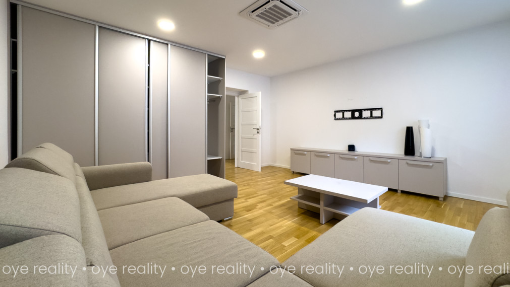 Na predaj luxusný, novozrekonštruovaný, moderne zariadený veľometrážny 2-izbový tehlový byt!