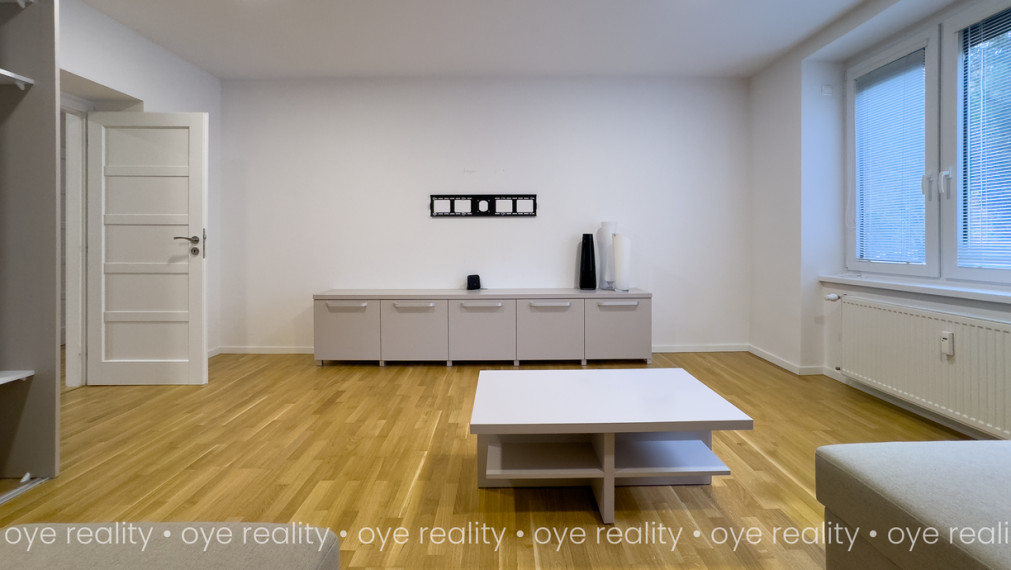 Na predaj luxusný, novozrekonštruovaný, moderne zariadený veľometrážny 2-izbový tehlový byt!