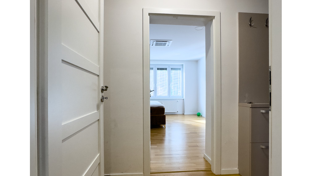 Na predaj luxusný, novozrekonštruovaný, moderne zariadený veľometrážny 2-izbový tehlový byt!