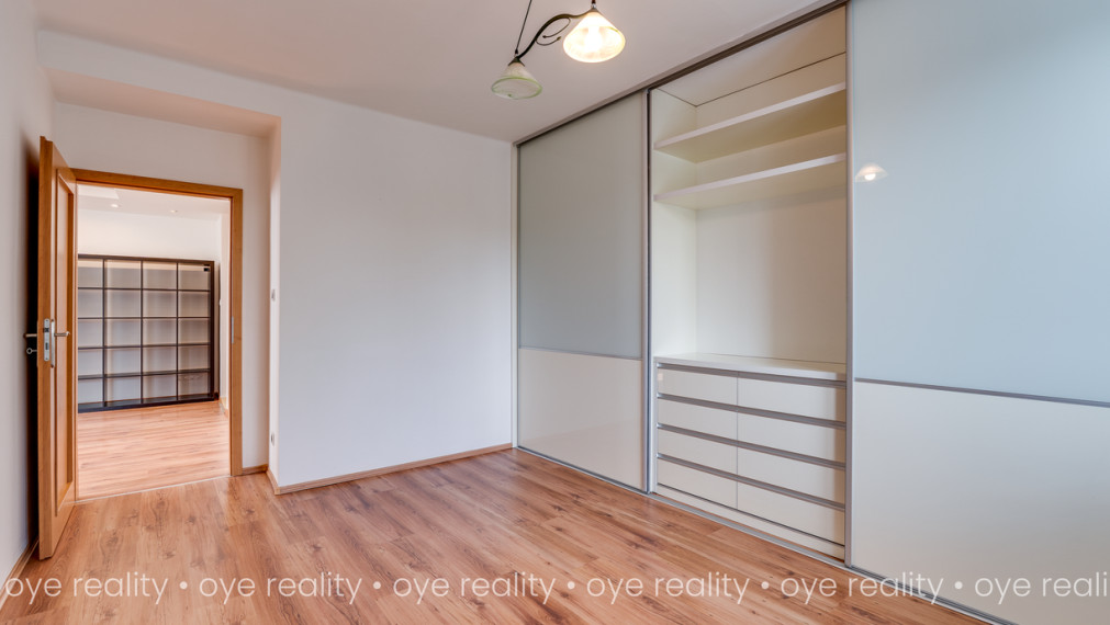  NA PRENÁJOM – ŠTÝLOVÝ 3-IZBOVÝ BYT PO REKONŠTRUKCII V TOP LOKALITE PRI CENTRE KOMÁRNA