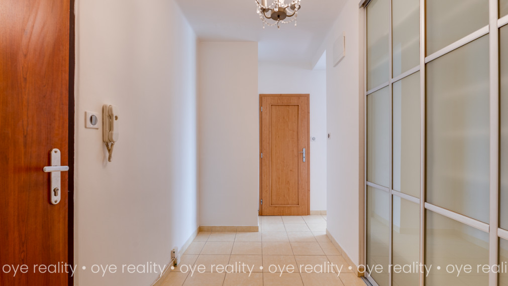  NA PRENÁJOM – ŠTÝLOVÝ 3-IZBOVÝ BYT PO REKONŠTRUKCII V TOP LOKALITE PRI CENTRE KOMÁRNA