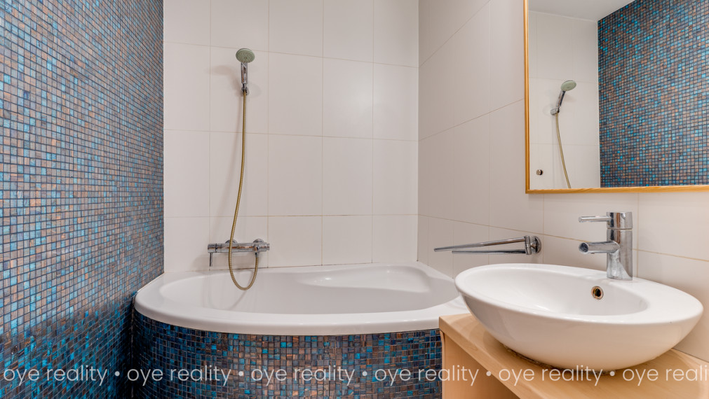  NA PRENÁJOM – ŠTÝLOVÝ 3-IZBOVÝ BYT PO REKONŠTRUKCII V TOP LOKALITE PRI CENTRE KOMÁRNA