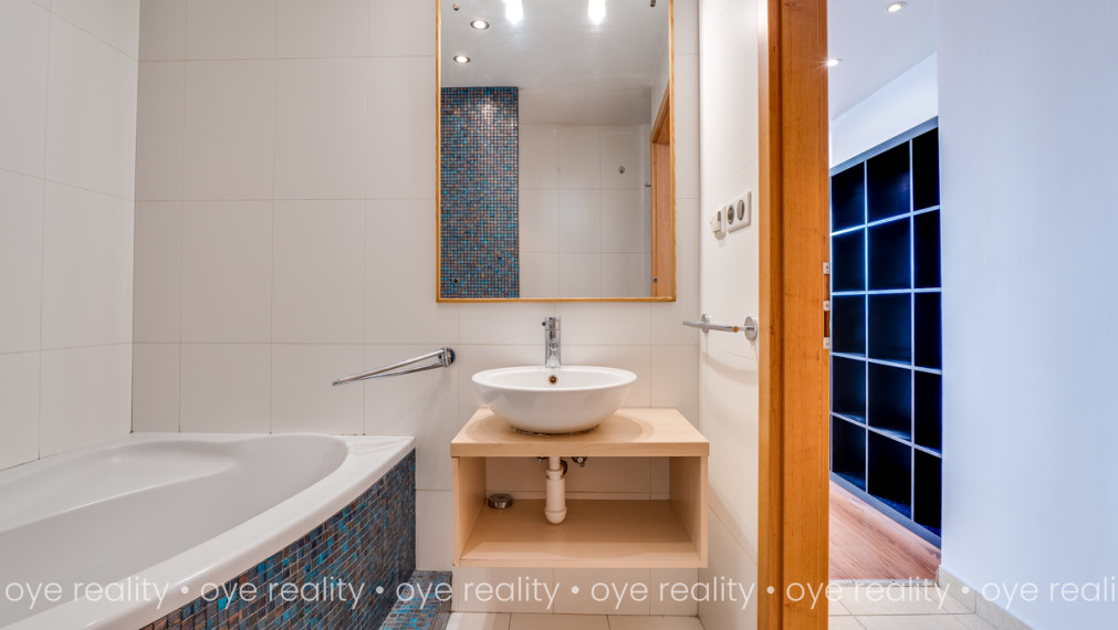  NA PRENÁJOM – ŠTÝLOVÝ 3-IZBOVÝ BYT PO REKONŠTRUKCII V TOP LOKALITE PRI CENTRE KOMÁRNA