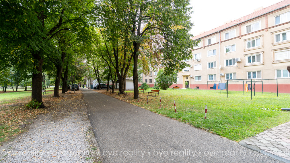  NA PRENÁJOM – ŠTÝLOVÝ 3-IZBOVÝ BYT PO REKONŠTRUKCII V TOP LOKALITE PRI CENTRE KOMÁRNA