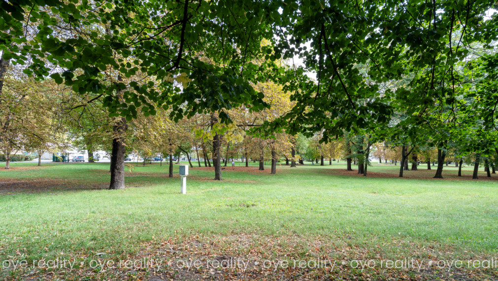  NA PRENÁJOM – ŠTÝLOVÝ 3-IZBOVÝ BYT PO REKONŠTRUKCII V TOP LOKALITE PRI CENTRE KOMÁRNA