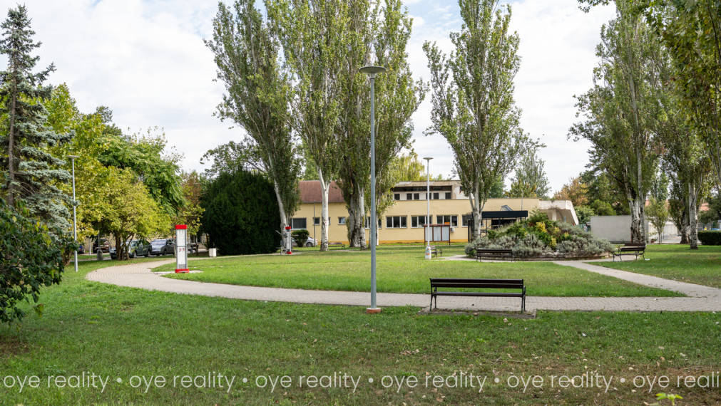  NA PRENÁJOM – ŠTÝLOVÝ 3-IZBOVÝ BYT PO REKONŠTRUKCII V TOP LOKALITE PRI CENTRE KOMÁRNA