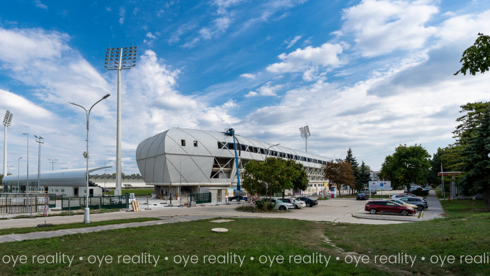 NA PRENÁJOM – ŠTÝLOVÝ 3-IZBOVÝ BYT PO REKONŠTRUKCII V TOP LOKALITE PRI CENTRE KOMÁRNA